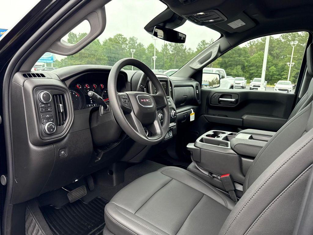 new 2025 GMC Sierra 1500 car, priced at $52,775