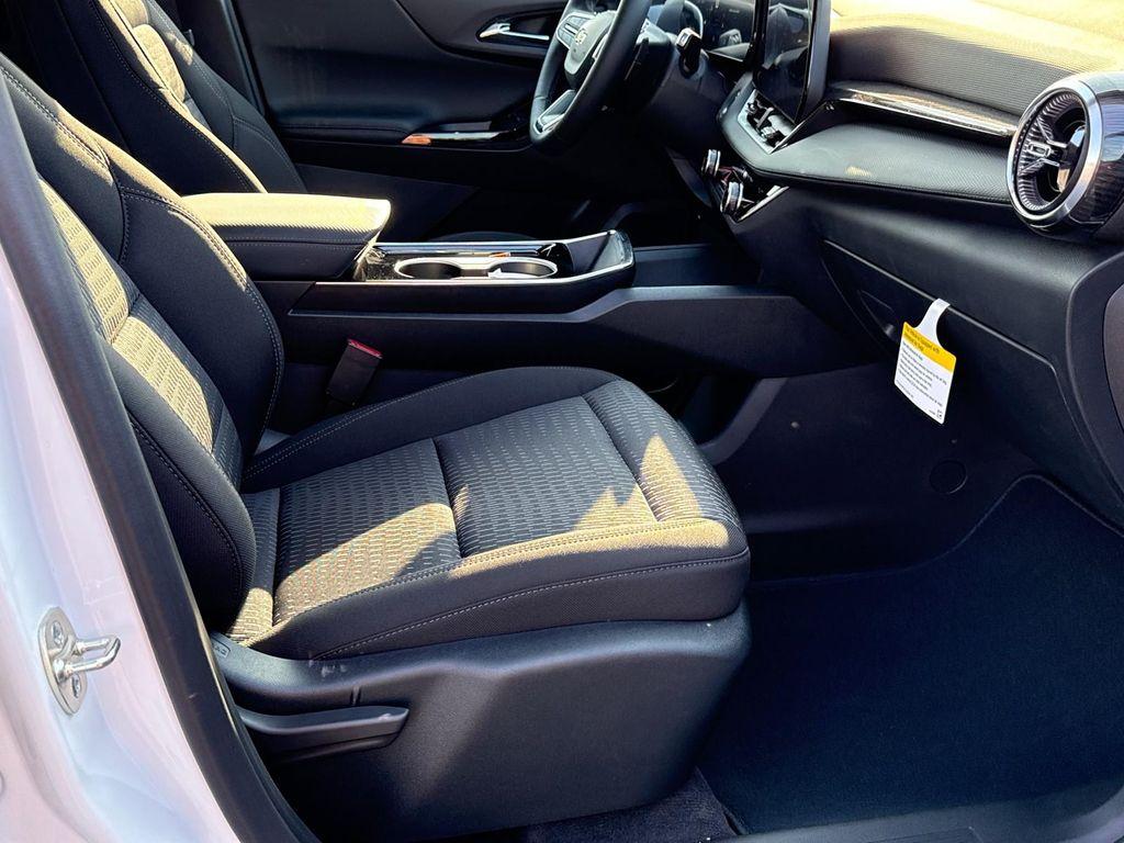 new 2025 Chevrolet Equinox car, priced at $30,035