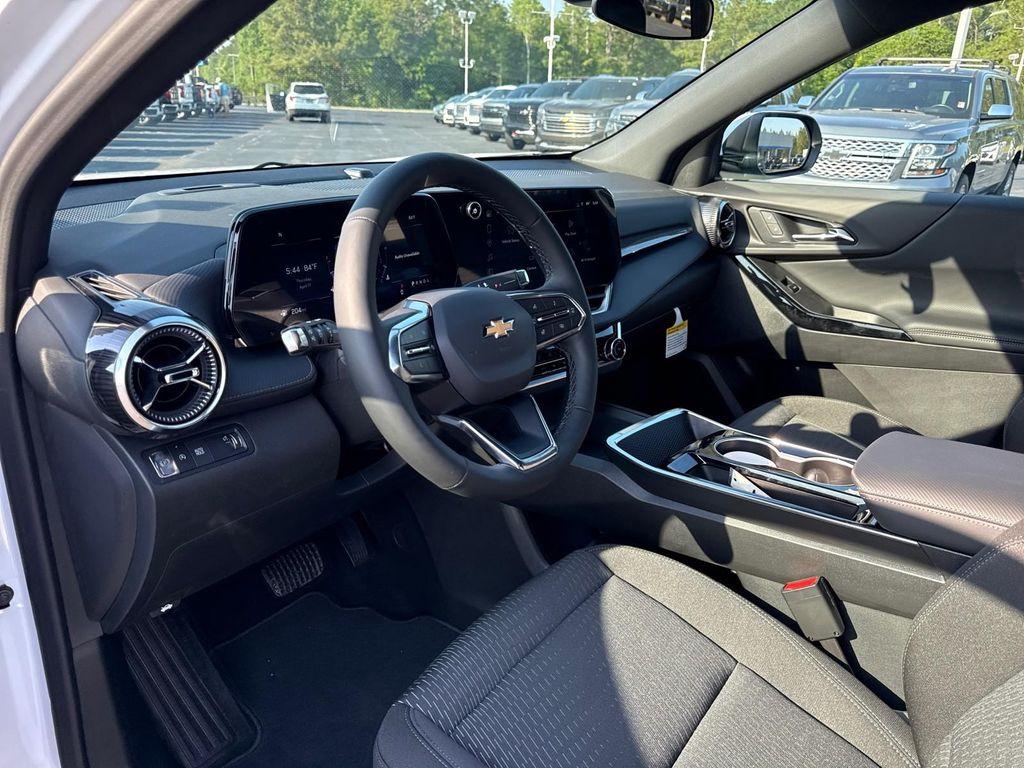 new 2025 Chevrolet Equinox car, priced at $30,035