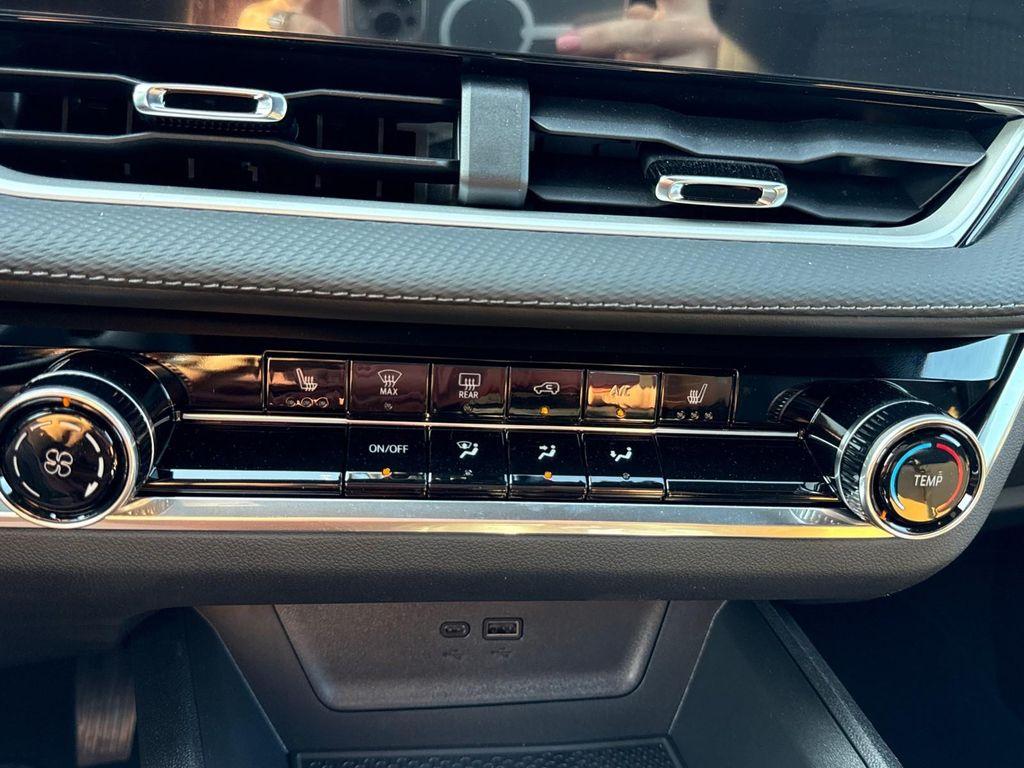 new 2025 Chevrolet Equinox car, priced at $30,035