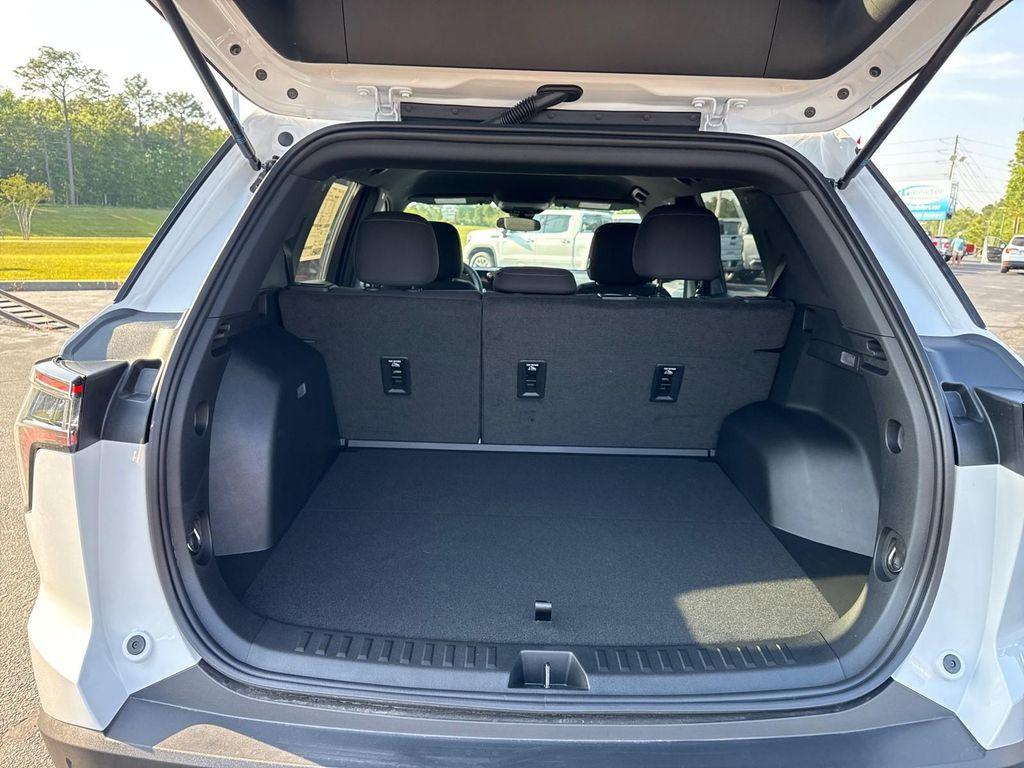 new 2025 Chevrolet Equinox car, priced at $30,035