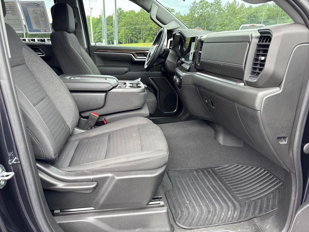 used 2022 Chevrolet Silverado 1500 car, priced at $42,995