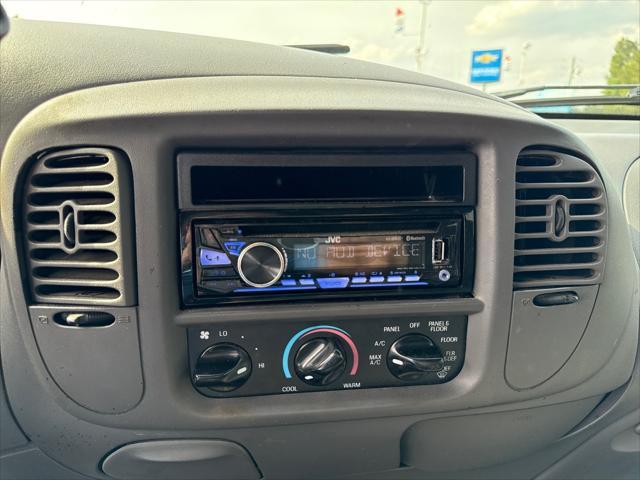 used 2002 Ford F-150 car