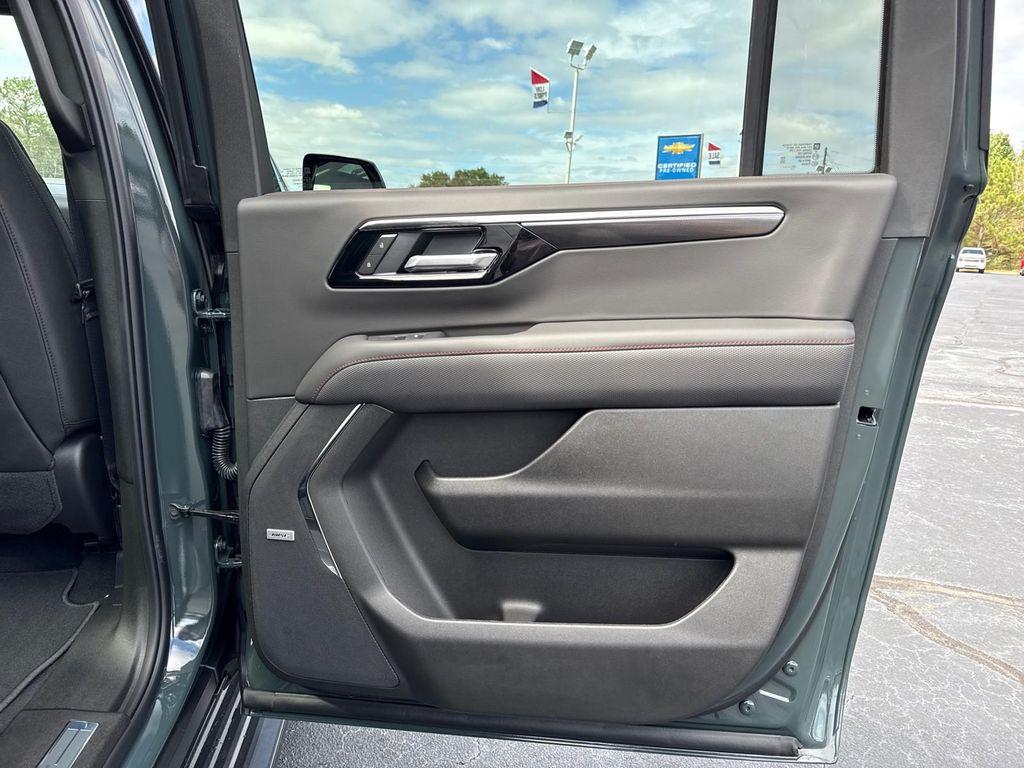 new 2026 Chevrolet Suburban car, priced at $79,515