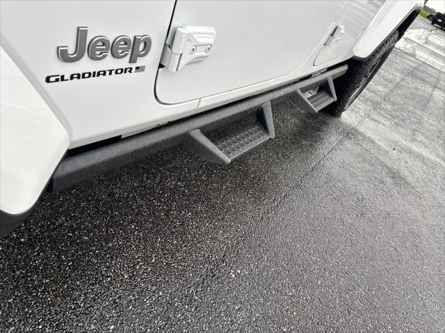 used 2023 Jeep Gladiator car, priced at $33,988