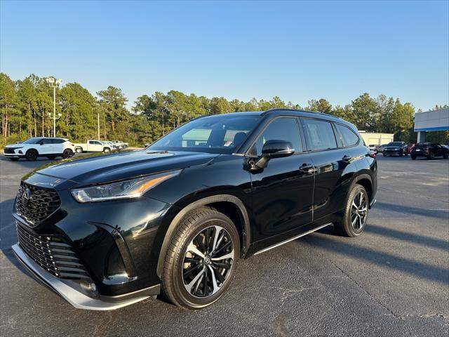 used 2021 Toyota Highlander car, priced at $34,995