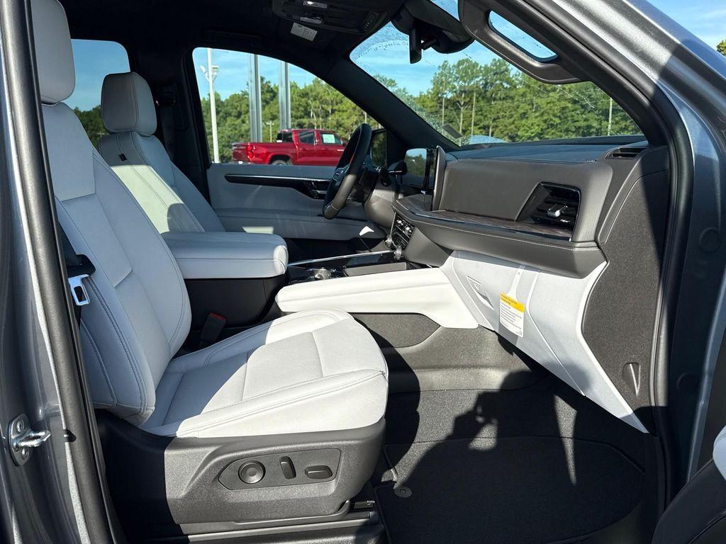 new 2025 Chevrolet Suburban car, priced at $80,320
