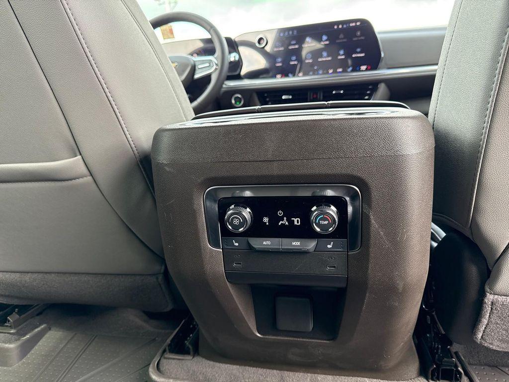 new 2026 Chevrolet Suburban car