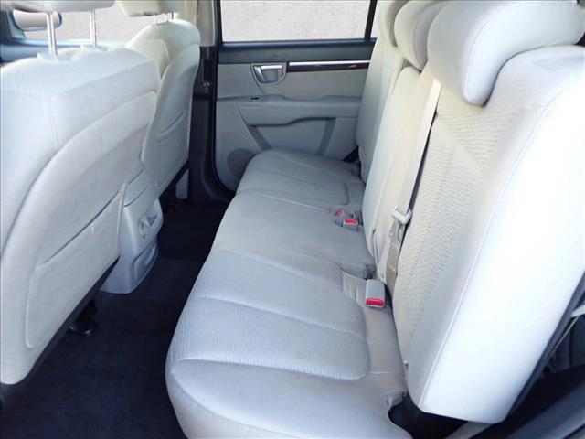 used 2009 Hyundai Santa Fe car, priced at $5,598