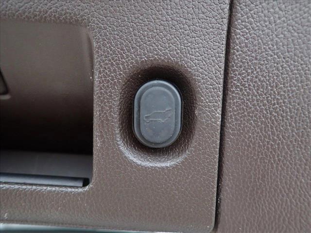 used 2018 GMC Yukon XL car, priced at $29,998