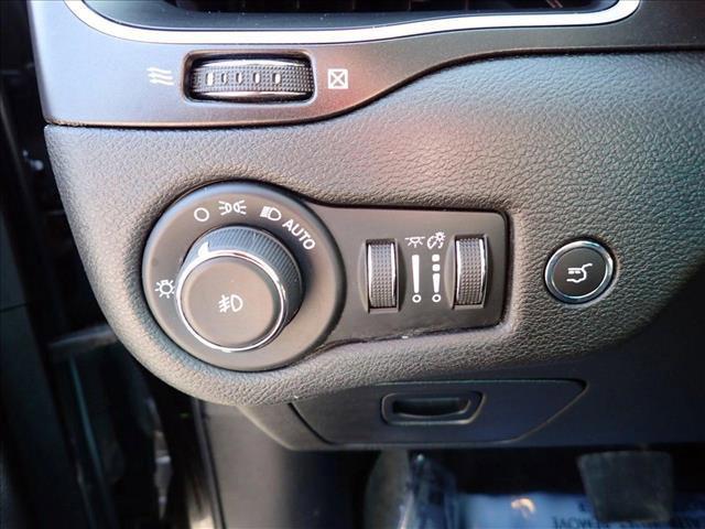 used 2019 Jeep Cherokee car, priced at $19,998