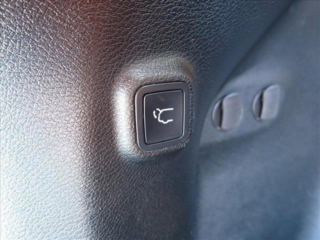 used 2019 Jeep Cherokee car, priced at $19,998