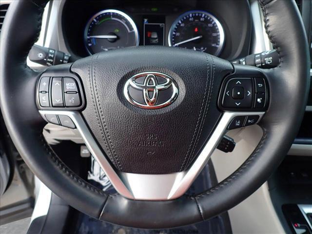 used 2019 Toyota Highlander Hybrid car, priced at $31,998