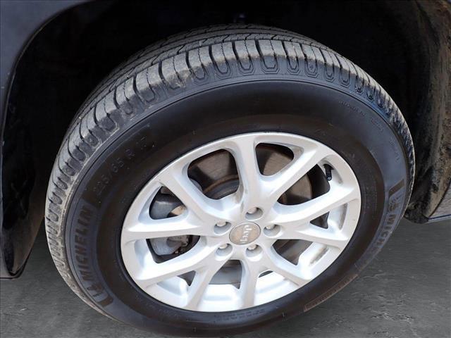 used 2017 Jeep Cherokee car, priced at $13,798