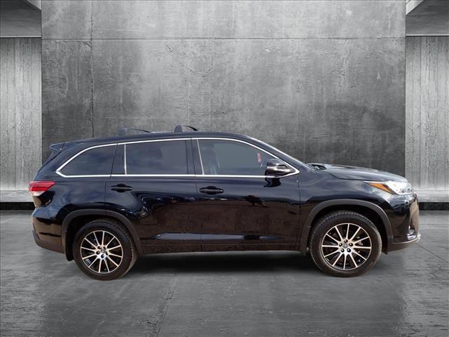 used 2018 Toyota Highlander car, priced at $31,998