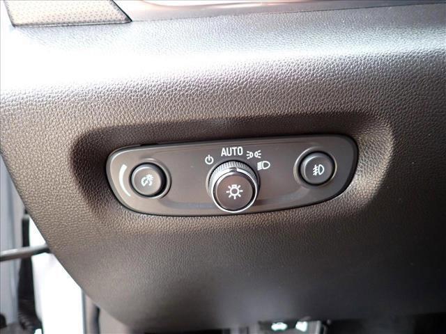 used 2021 Chevrolet Traverse car, priced at $34,998