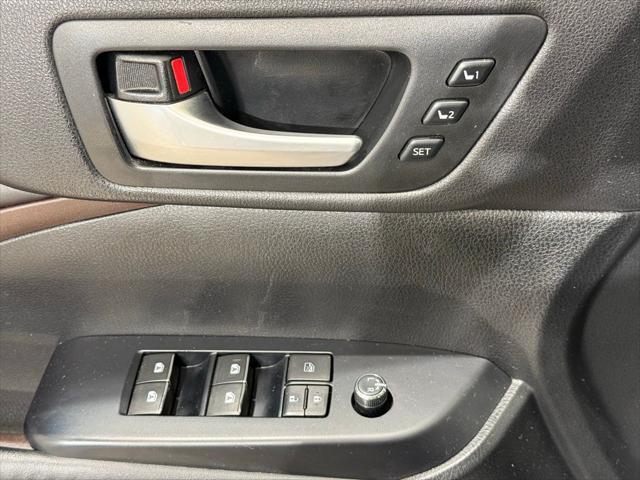 used 2016 Toyota Highlander car, priced at $24,982