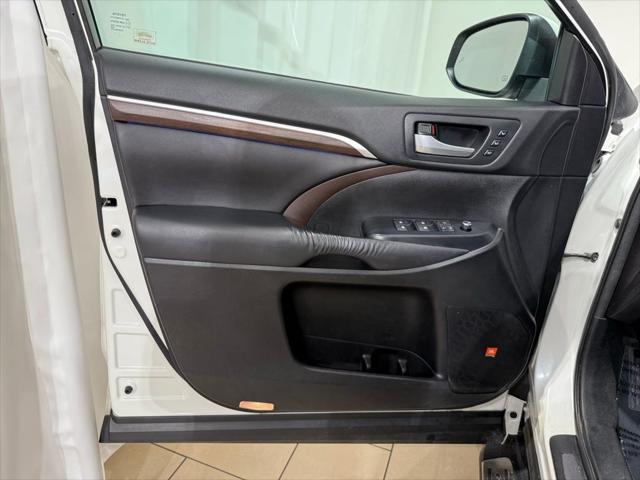 used 2016 Toyota Highlander car, priced at $24,982