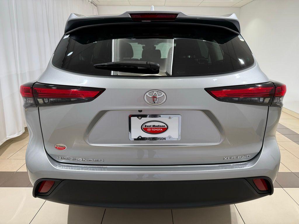 used 2022 Toyota Highlander car, priced at $41,992