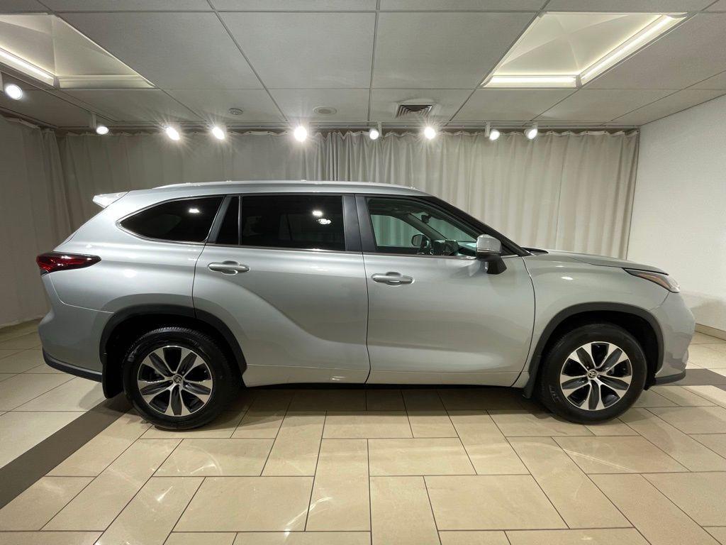 used 2024 Toyota Highlander car, priced at $44,994