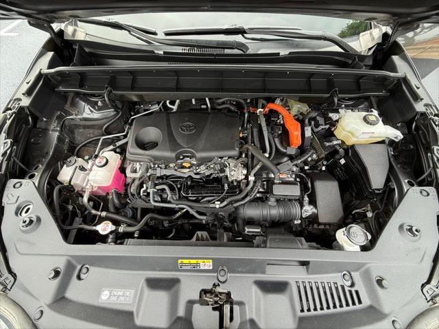 used 2022 Toyota Highlander Hybrid car, priced at $40,998