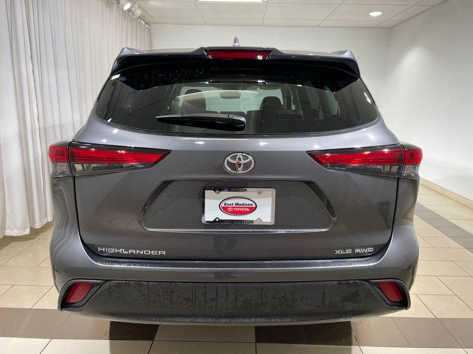 used 2022 Toyota Highlander car, priced at $35,982