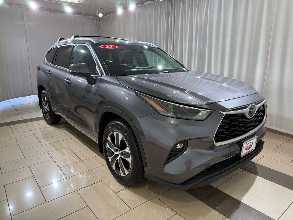 used 2022 Toyota Highlander car, priced at $33,582