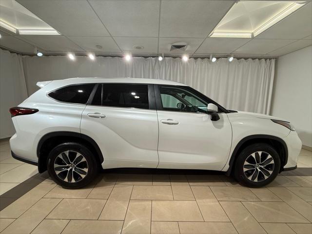 used 2024 Toyota Highlander car, priced at $45,992