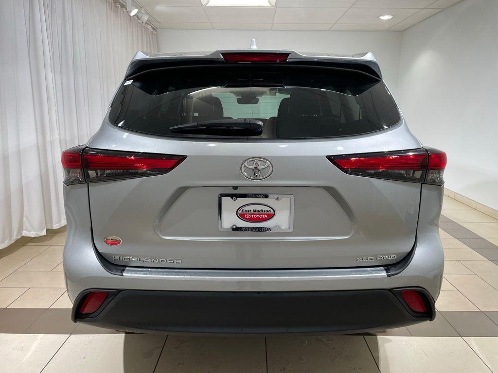 used 2021 Toyota Highlander car, priced at $36,704