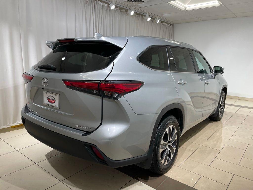 used 2021 Toyota Highlander car, priced at $36,704