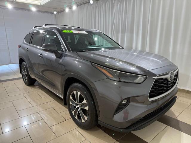 used 2022 Toyota Highlander car, priced at $37,304