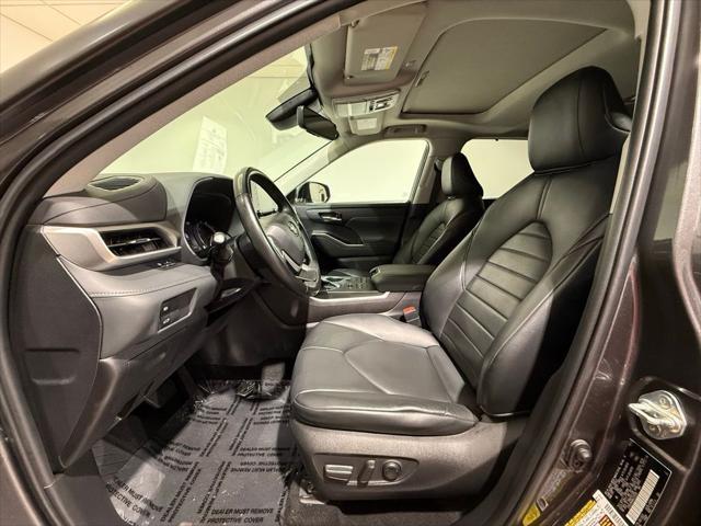 used 2022 Toyota Highlander car, priced at $37,304