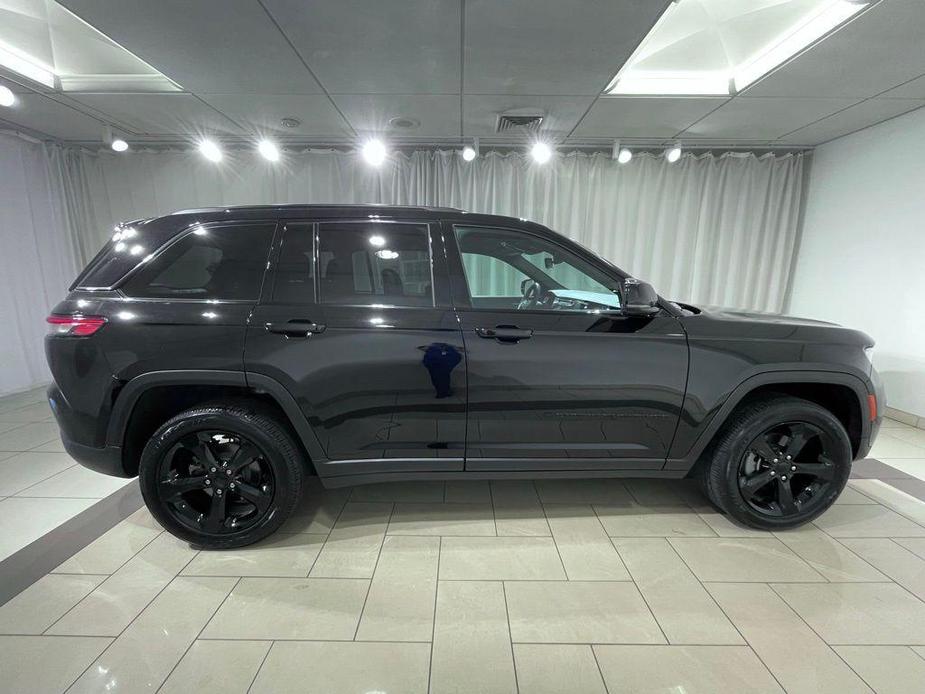 used 2024 Jeep Grand Cherokee car, priced at $37,997