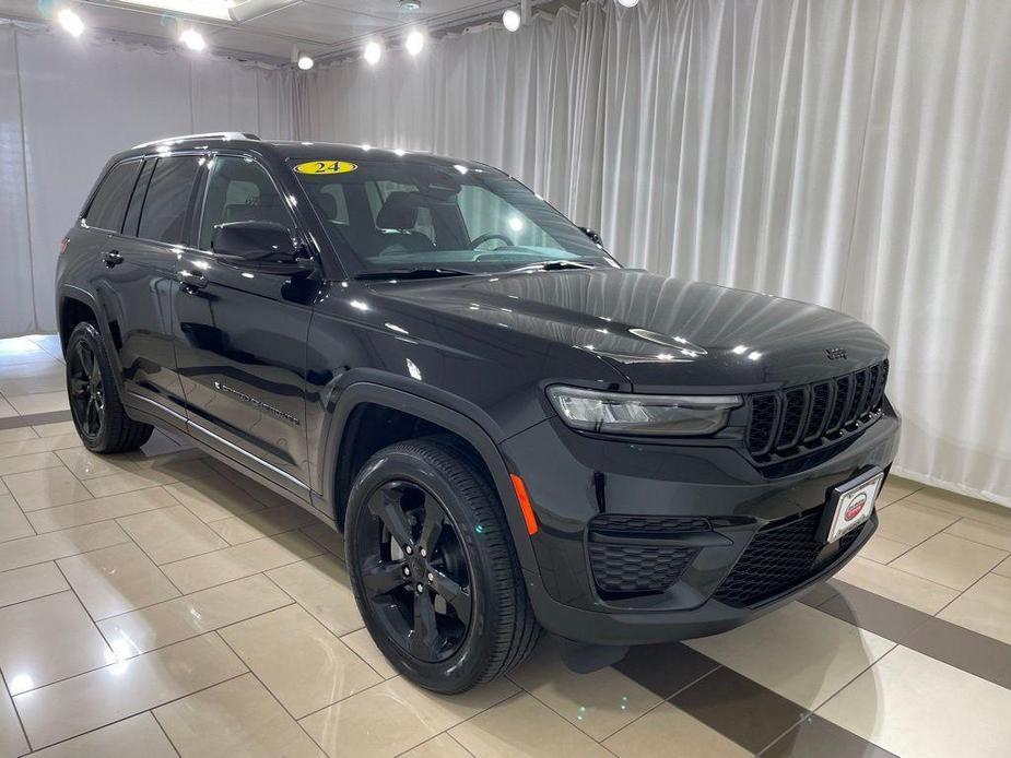 used 2024 Jeep Grand Cherokee car, priced at $37,997