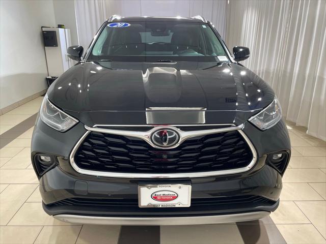 used 2020 Toyota Highlander car, priced at $36,997