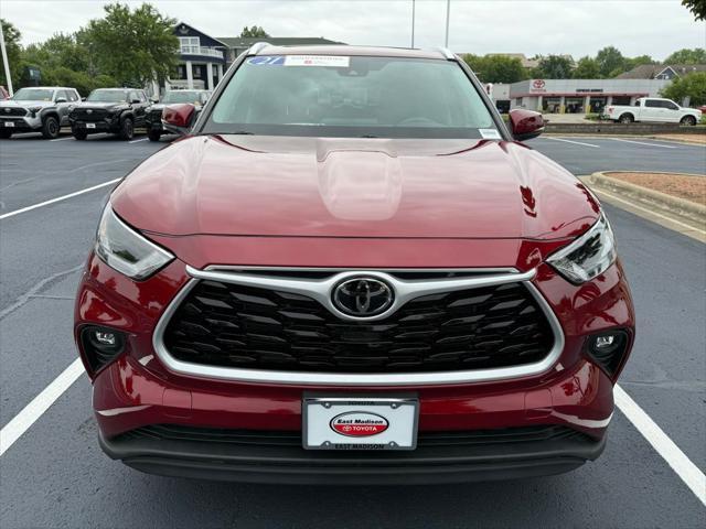 used 2021 Toyota Highlander car, priced at $37,633