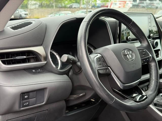 used 2021 Toyota Highlander car, priced at $37,633