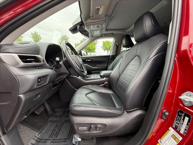 used 2021 Toyota Highlander car, priced at $37,633