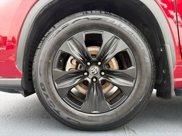 used 2021 Toyota Highlander car, priced at $37,633
