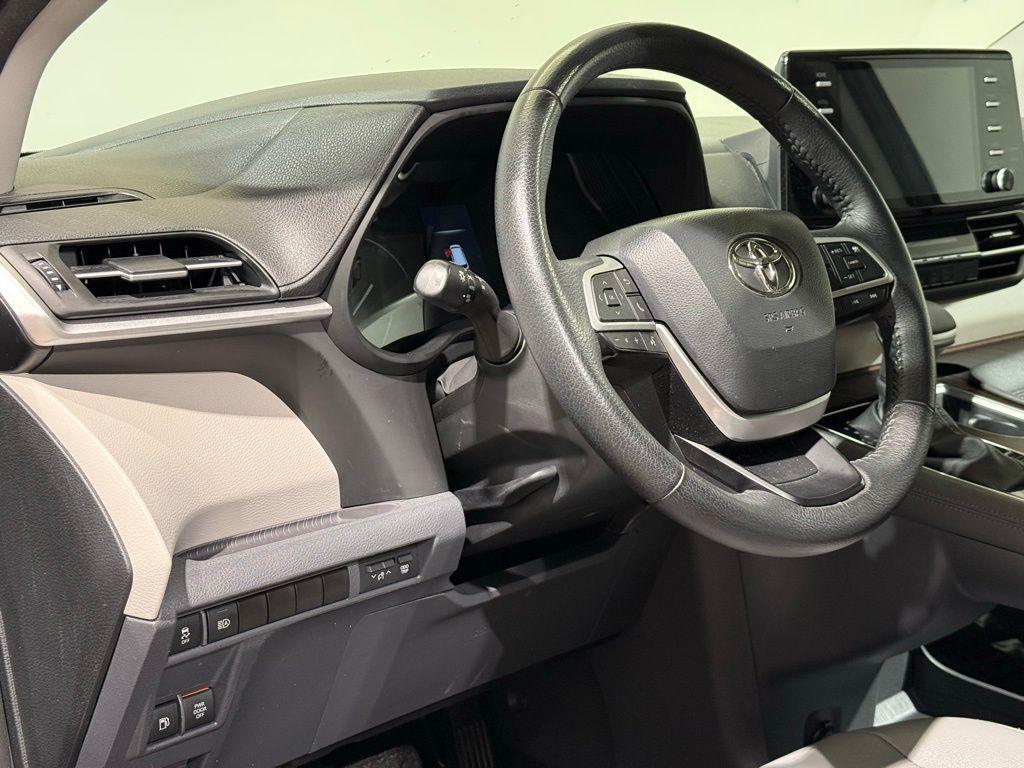used 2023 Toyota Sienna car, priced at $38,996