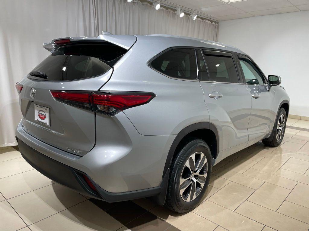 used 2022 Toyota Highlander car, priced at $37,408