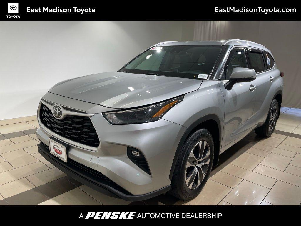 used 2022 Toyota Highlander car, priced at $38,993