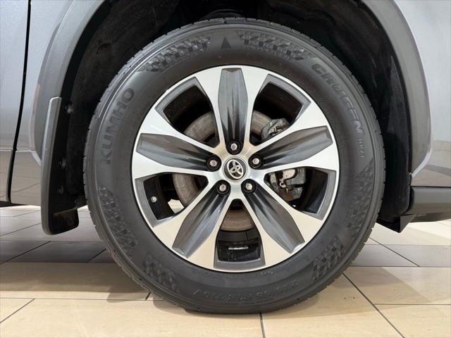 used 2024 Toyota Highlander car, priced at $39,704