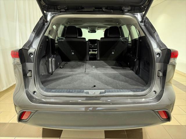used 2024 Toyota Highlander car, priced at $39,704
