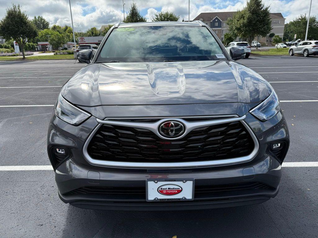 used 2024 Toyota Highlander car, priced at $38,996