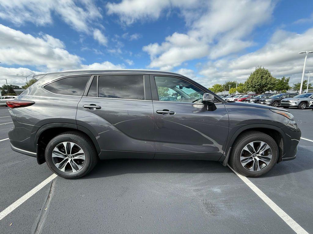 used 2024 Toyota Highlander car, priced at $38,996
