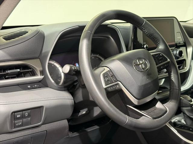 used 2024 Toyota Highlander car, priced at $39,704