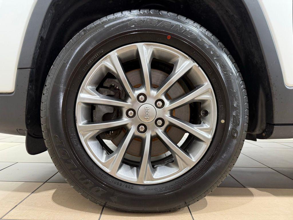 used 2020 Jeep Cherokee car, priced at $17,906