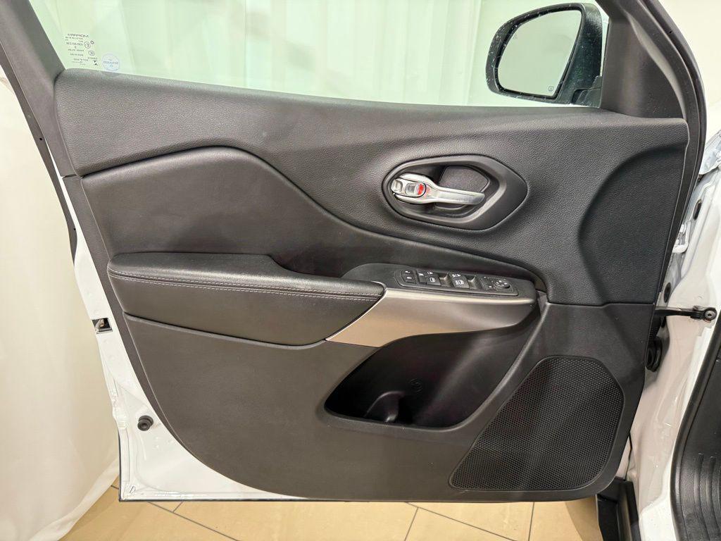 used 2020 Jeep Cherokee car, priced at $17,906