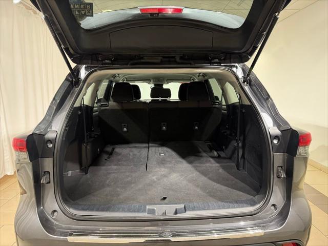 used 2023 Toyota Highlander car, priced at $33,992